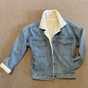 Hengsheng Sherpa / Fleece Lined Denim / Jean Jacket Size Small